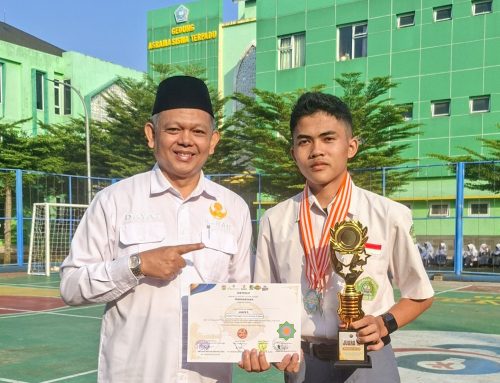 Bangga! Ahmad (X H) Borong Juara Umum 3 dan Juara Bantalan di Ajang Panahan Kelas U-18 Jarak 20M pada acara Style Archery Competition