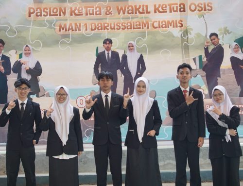 Implementasi Nilai Demokrasi, Seluruh Civitas Akademika MAN 1 Darussalam Ciamis Gunakan Hak Pilih untuk Ketua OSIS Baru